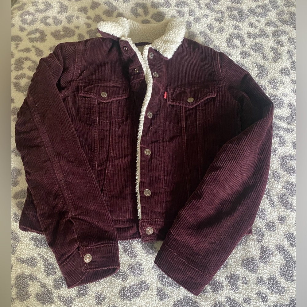 Maroon Corduroy Sherpa lined Levi’s jacket size small